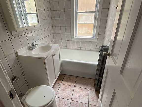 5th image of 4937 N Whipple St APT 1W