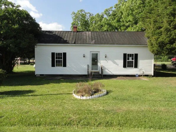 502 W Nash St, Whitakers, NC 27891