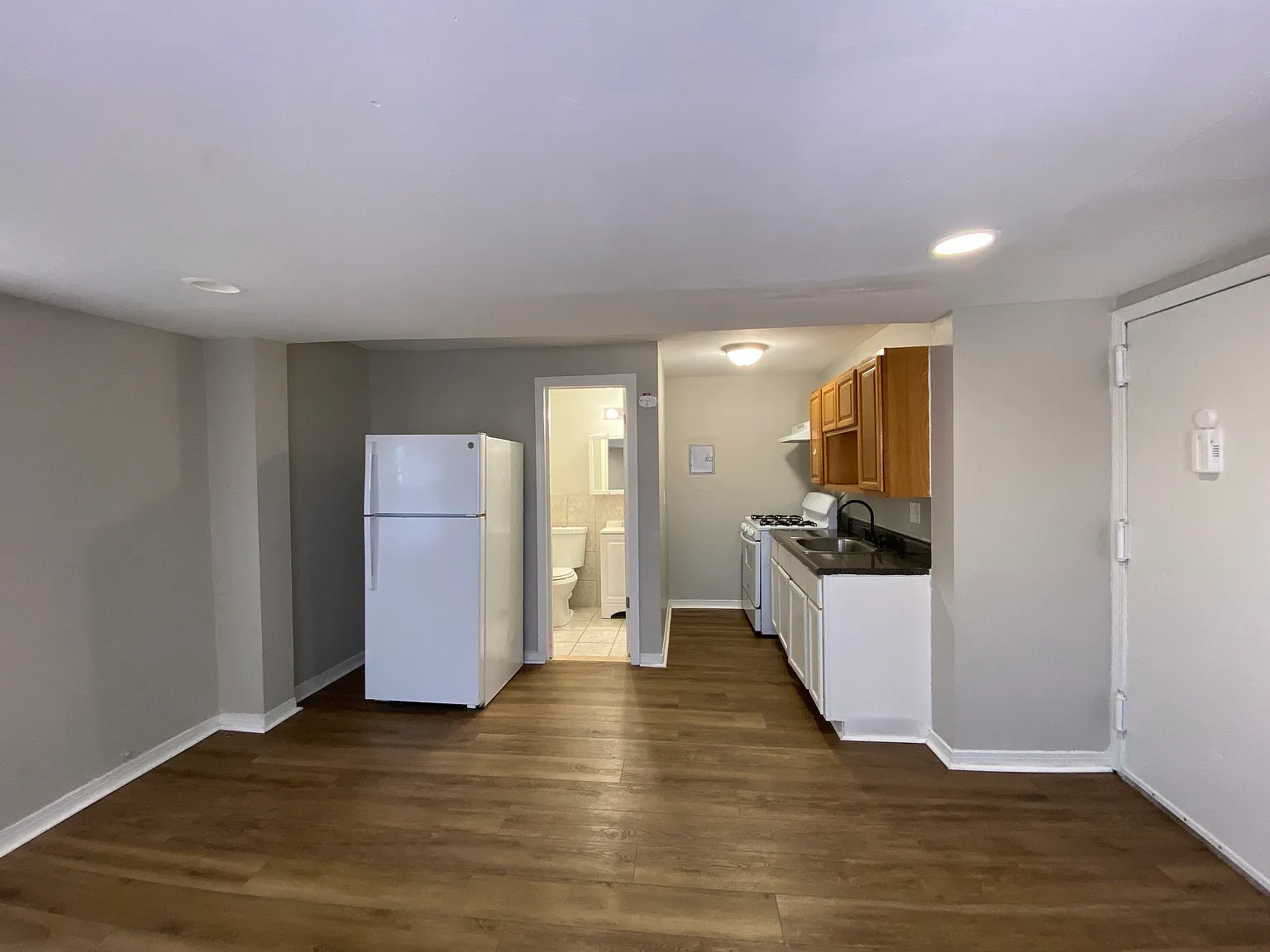 Studio, $1,075 — Photo 2
