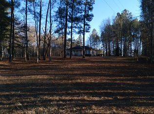 422 Douglas Creek Rd, Flovilla, GA 30216