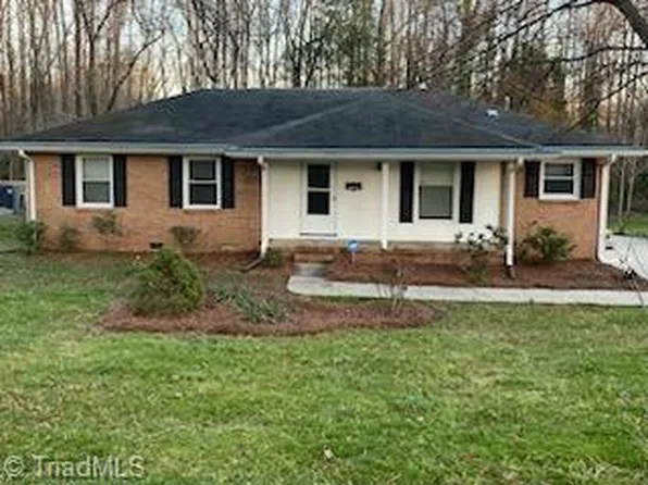 506 Foxcroft Dr, Winston Salem, NC 27103