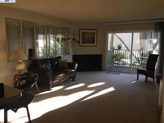 3rd image of 359 Half Moon Ln APT 103