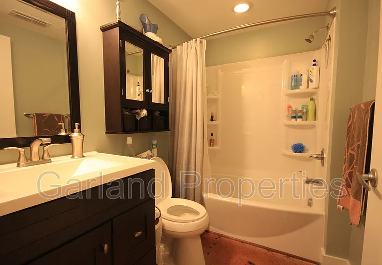 425 Campbell Ave SW #107 — Photo 4
