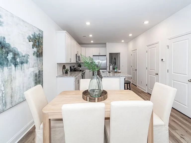 302 Twin Rivers Dr — Photo 9