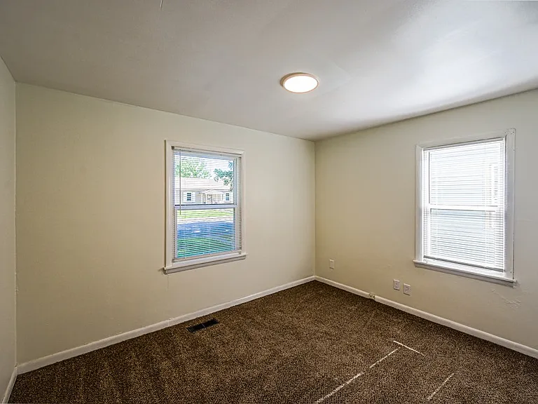 1909 Taylor Ave — Photo 18