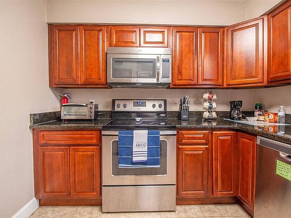 4th image of 1245 Catalpa Ln #2