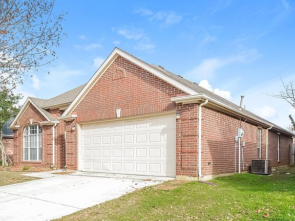 802 Lake Bridge Dr, Lake Dallas, TX 75065 | Zillow