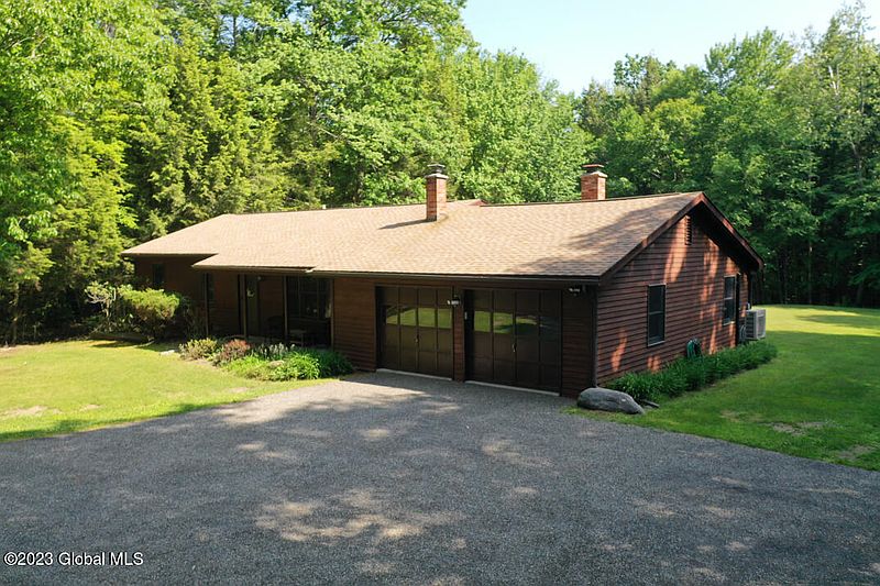 3rd image of 33 Quail Way