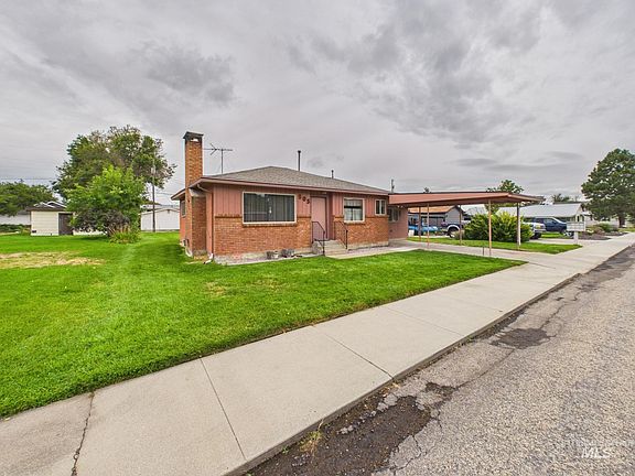 2nd image of 805 W 3rd St