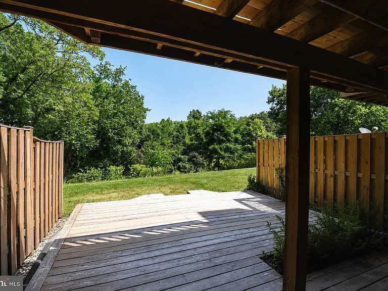 5714 Lofthill Ct — Photo 3