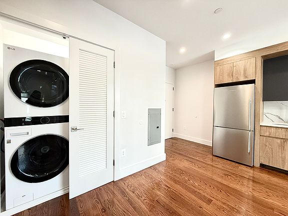 4th image of 99 Tuers Ave #501