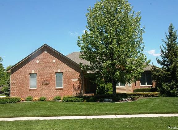 3rd image of 36525 Crimson Ln