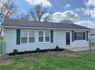 606 Park St, Waterloo, IL 62298