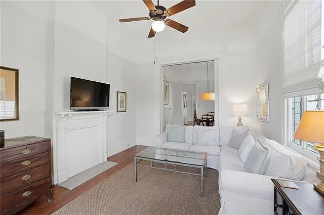 2 bed, 2.0 bath, 1350 sqft, $4,000 — Photo 3