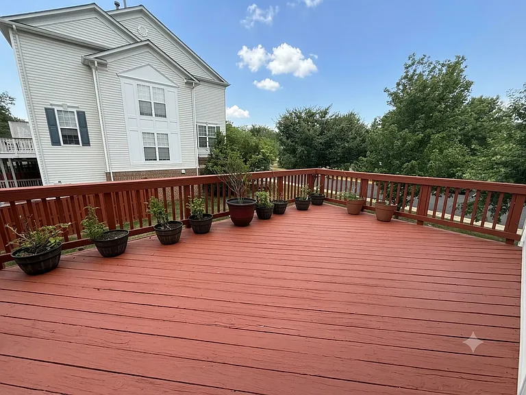 22694 Lamoreaux Landing Sq — Photo 5