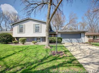 2204 Glenoak Dr, Champaign, IL 61821