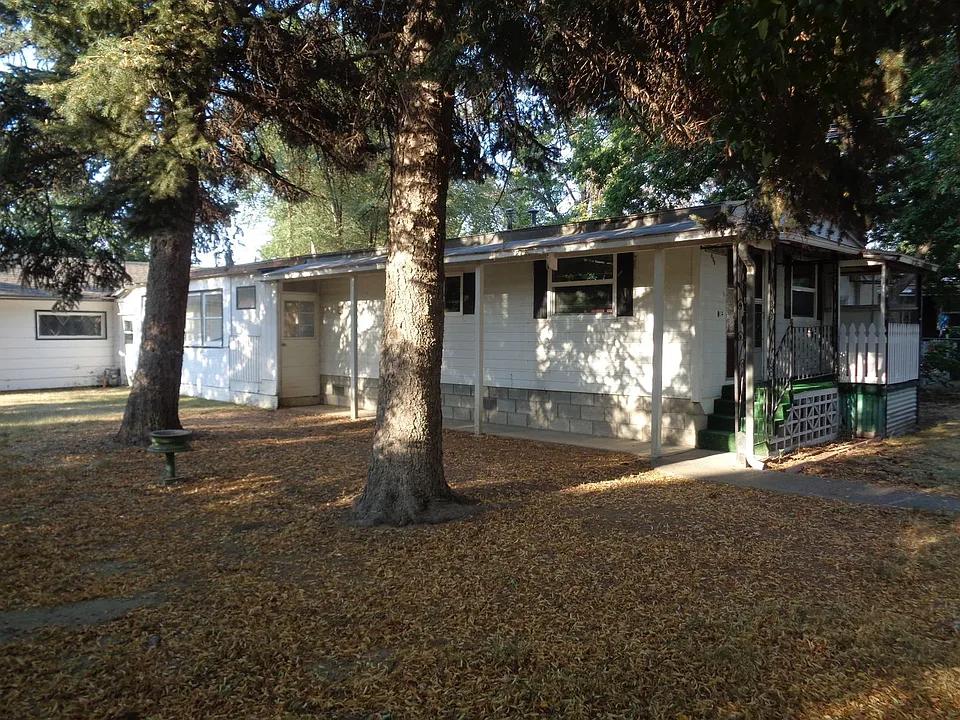 629 Riverside Rd