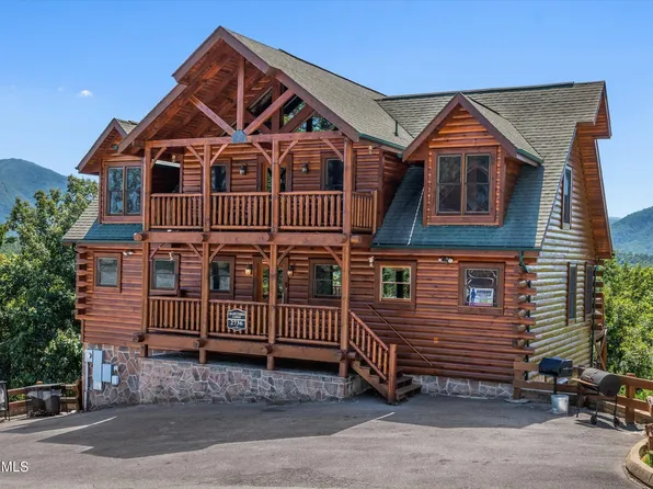 2736 Mountain Preserve Dr, Sevierville, TN 37862