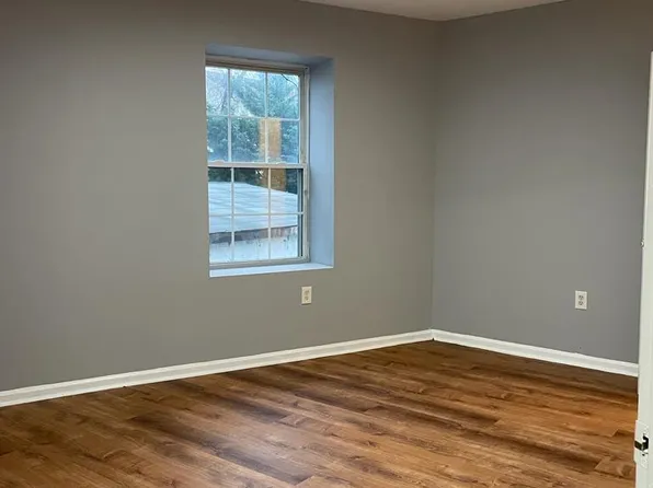 510 Elizabeth Ave #210, Elizabethport, NJ 07206