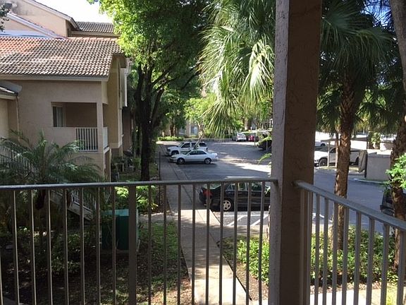 5th image of 10421 SW 157th Pl APT 205