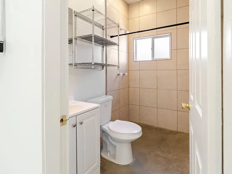 1541 E Mabel St — Photo 7