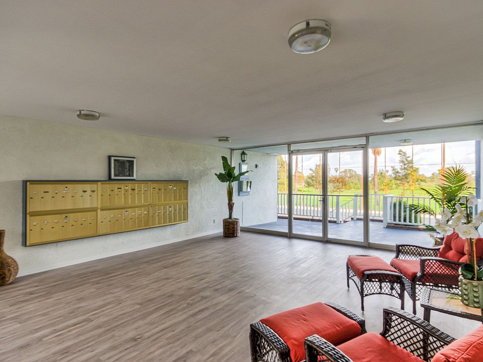 1st image of 16111 Prairie Ave APT 218