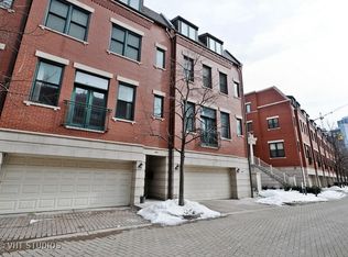 461 N Canal St #TH, Chicago, IL 60654