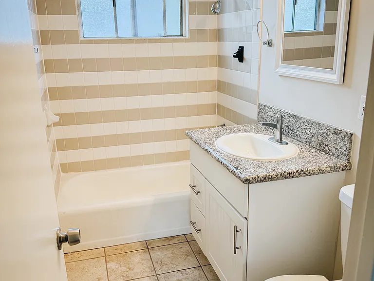17915 Crenshaw Blvd #4 — Photo 7