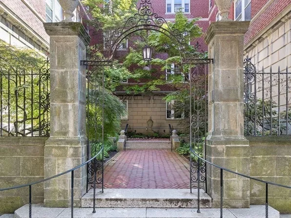 6 Washington Ave APT 10, Cambridge, MA 02140