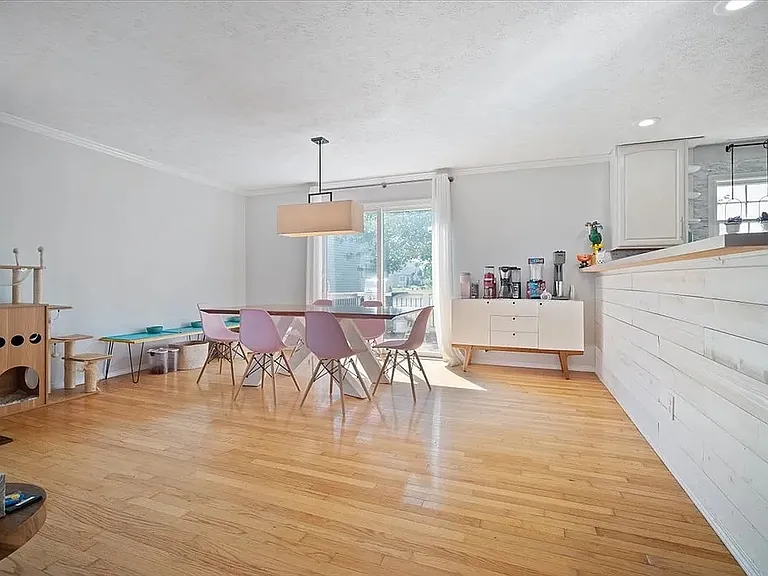 21 Rock Garden Ct — Photo 11