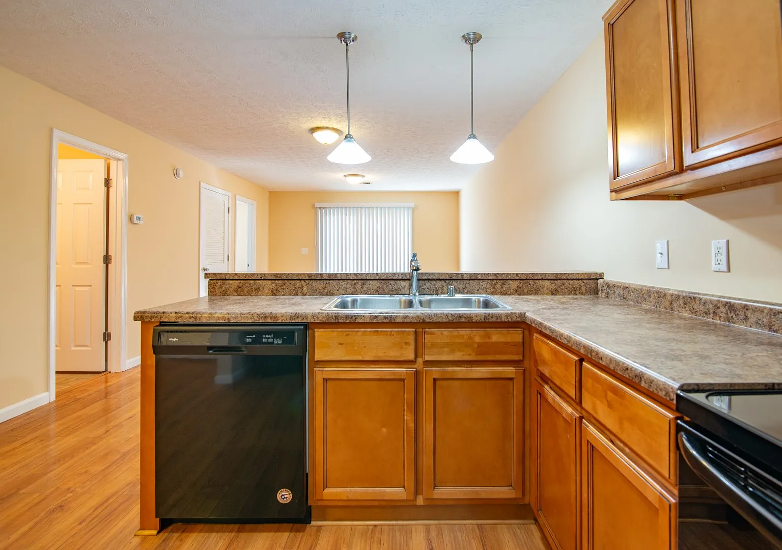 Null-Apt2a N Black Branch Rd, Cecilia — Photo 3