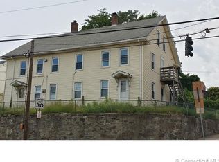 57 Pomfret St, Putnam, CT 06260