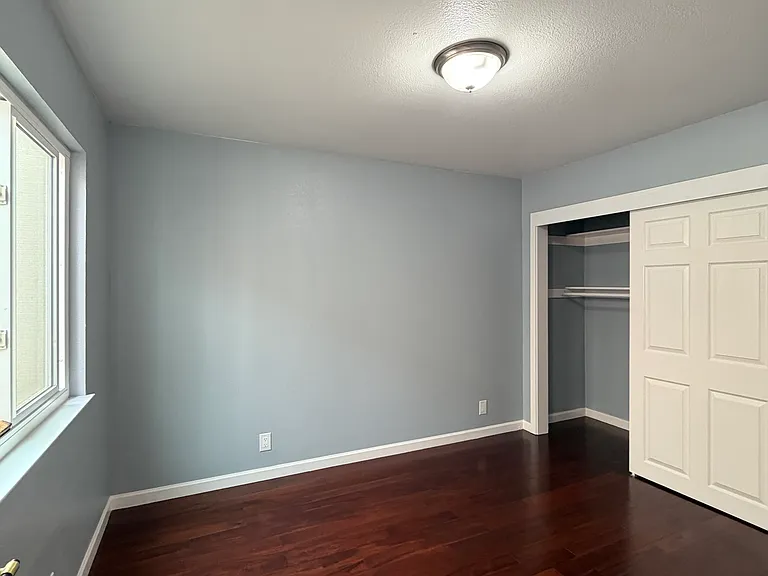 426 Wyandotte Ave — Photo 10