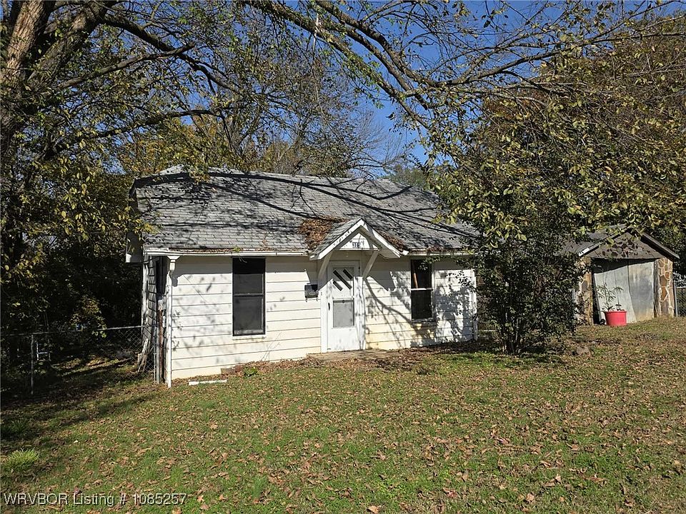 1st image of 315 E Brown St