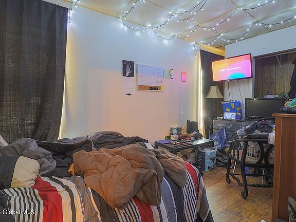 5th image of 96 Myrtle Avenue