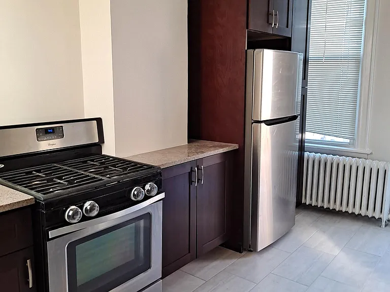 106 Main St #B — Photo 4