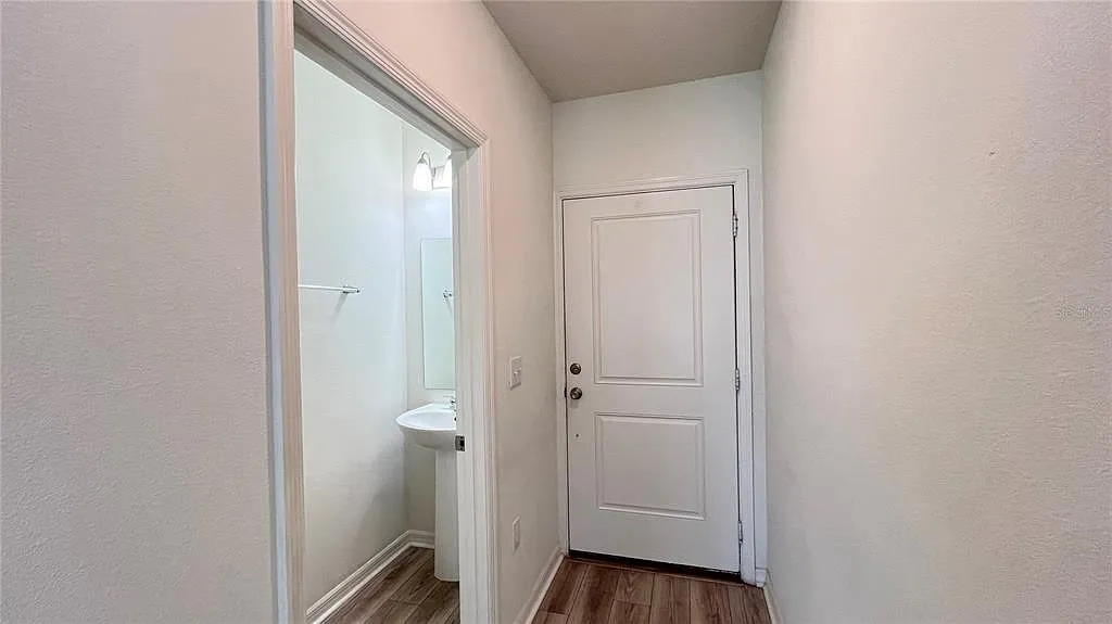 3 bed, 2.5 bath, 1578 sqft, $1,900 — Photo 4