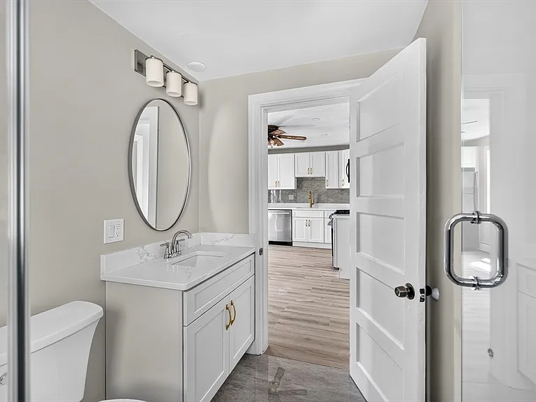 18 Otis St #3 — Photo 3