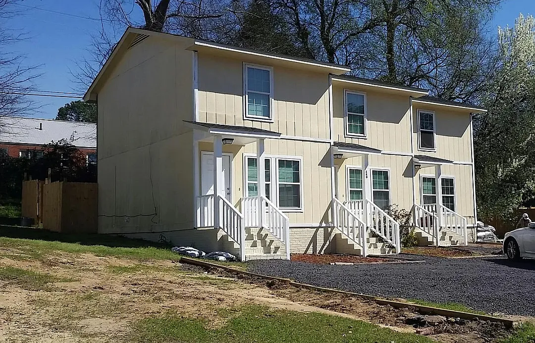 2 bed, 1.5 bath, 900 sqft, $995 — Photo 1