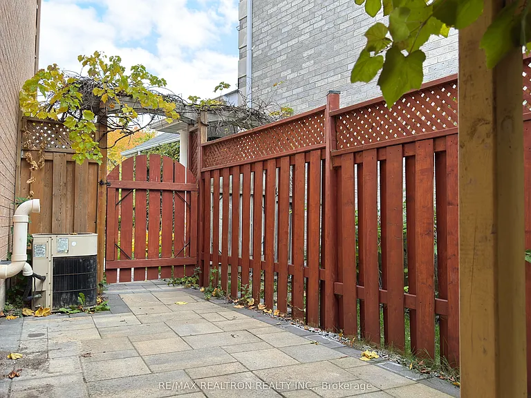 46 Thornbrook Ct #BASEMENT — Photo 4