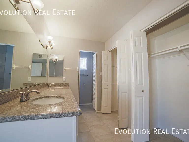2110 S Shannon Dr — Photo 13