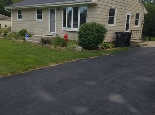 7907 W High St, Franklin, WI 53132