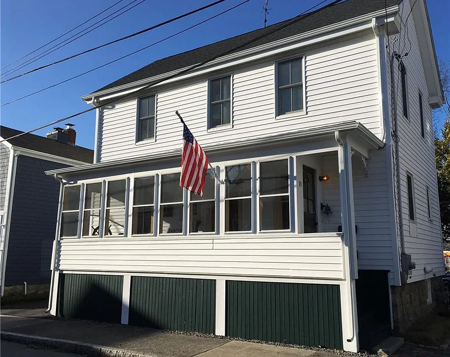 11 Byrnes St