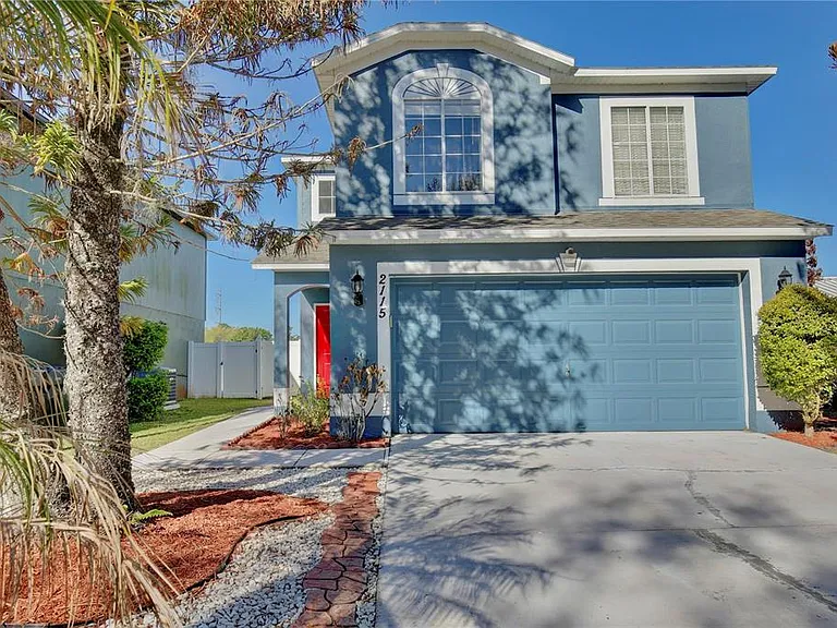 2115 Heathwood Cir — Photo 1
