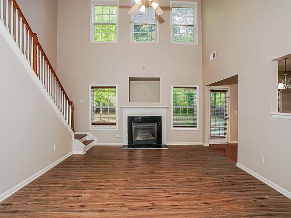5th image of 250 Lantana Dr