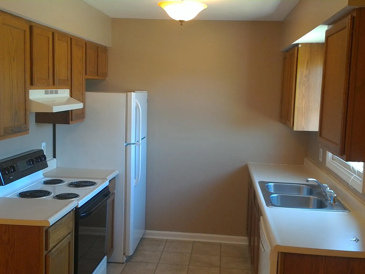 2 bed, 1200 sqft, $1,100 — Photo 3
