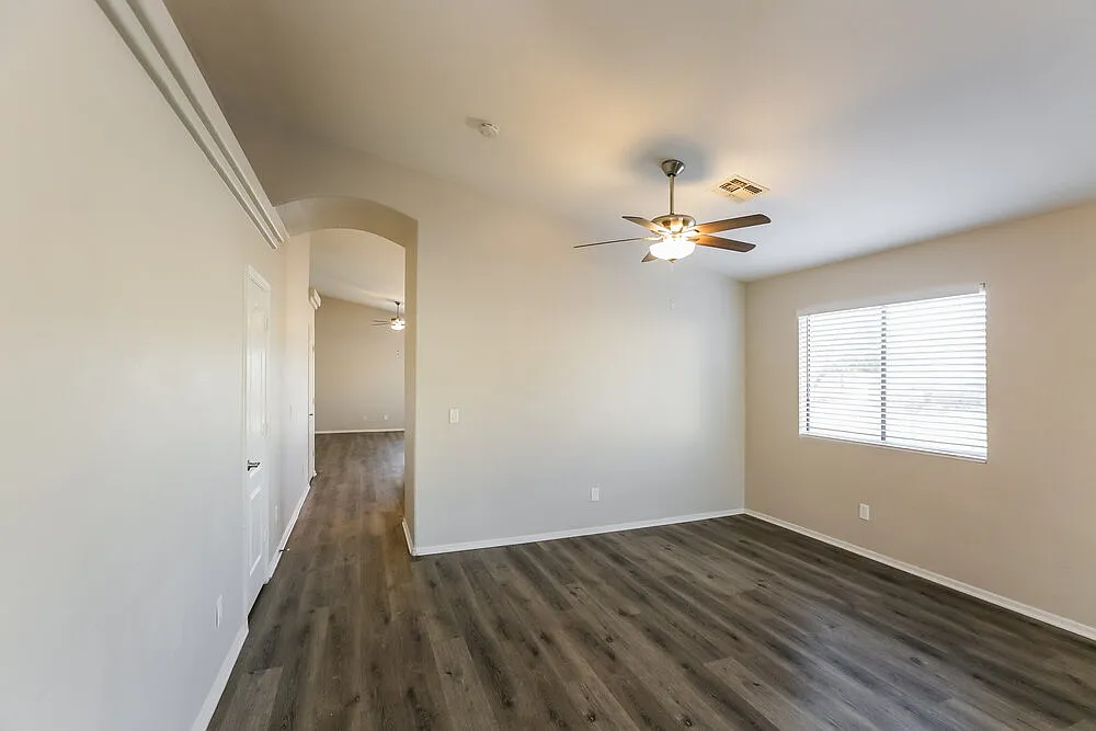 3 bed, 2.0 bath, 1681 sqft, $1,870 — Photo 4