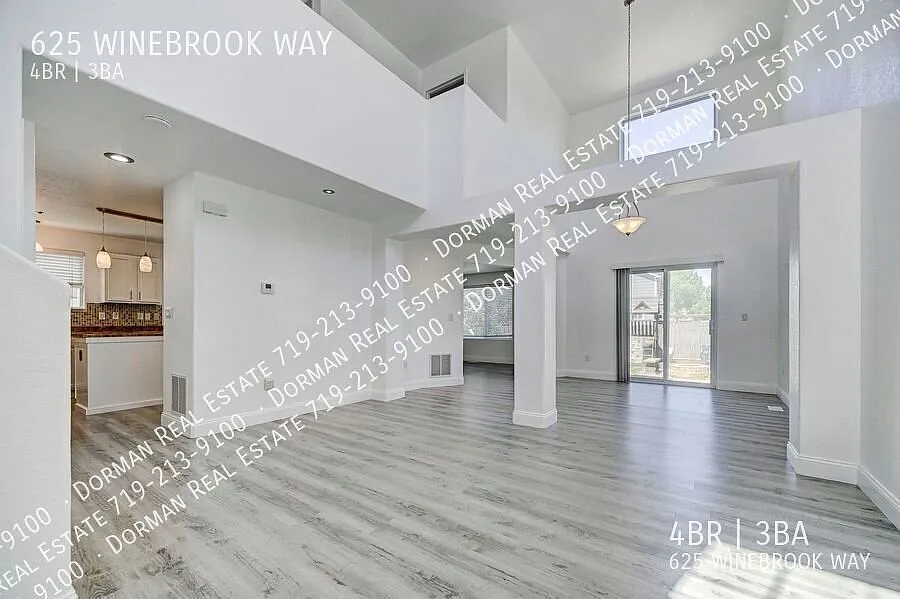 Updated 2 Story Home in Fountain — Photo 2