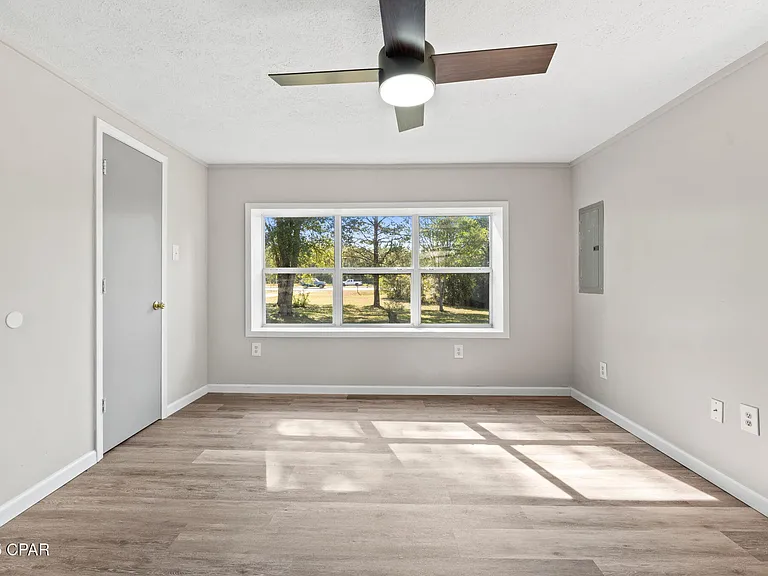 13636 Highway 77 — Photo 14