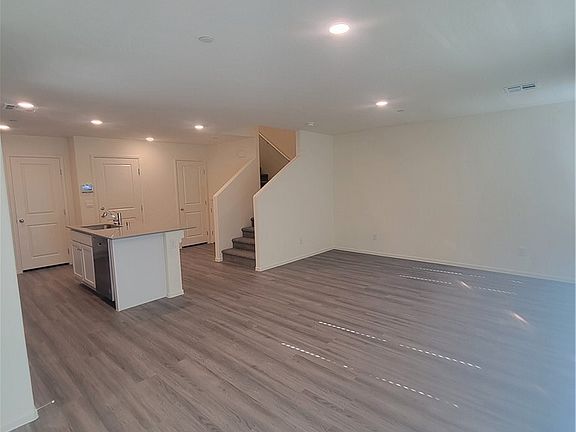 2nd image of 9931 Apricot Hills St